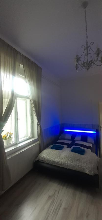 Apartman Matty V Tichom Dvore Priamo V Centre บราติสลาวา ภายนอก รูปภาพ